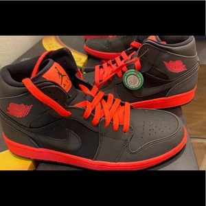 Aj one mid - black Infared